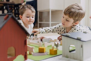 Micki Bondegård i tre, fra 3 år