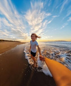 Insta360 GO Ultra actionkamera med magnetfeste
