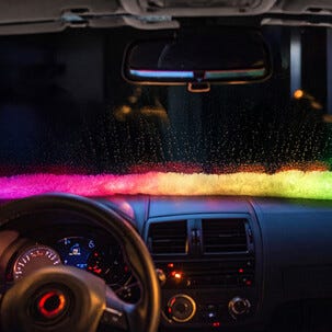 Lyslenke LED RGBIC med fluffy stoff og musikkstyring, 2 m