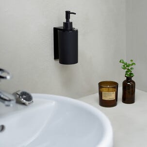 Tvålpump i plast, mattsvart, 350 ml