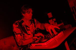 Numark Partymix III 3-kanals DJ-kontroller med ljus