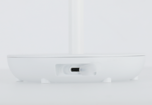 Northlight solcelledrevet bordlampe med USB-C, hvit