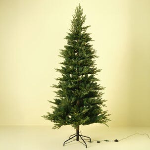 Smal julgran med belysning Lillehammer Slim 210 cm