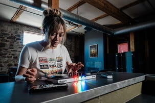 Numark Partymix III 3-kanals DJ-kontroller med ljus