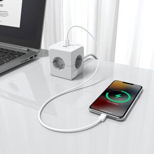 Cube Jatkojohto kuutio, USB-A, USB-C ja virtakytkin