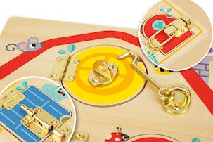 Aktivitetstavla Busy Board i trä, från 3 år