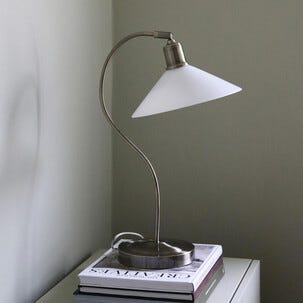 Markslöjd Vela bordslampa glasskärm mässing 50 cm