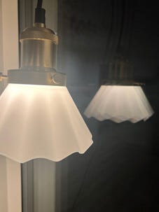 PR Home August fönsterlampa veckad opalvit 15 cm