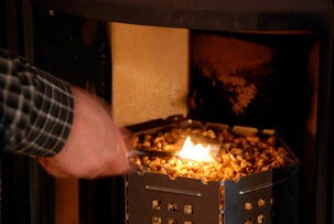 Pelletskorg för eldning