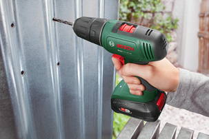 Bosch EasyDrill 18V-40 Porakone, jossa 2 akkua